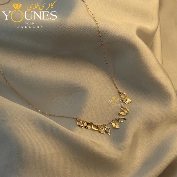 تصویر دوم گردنبند طلا لوزی